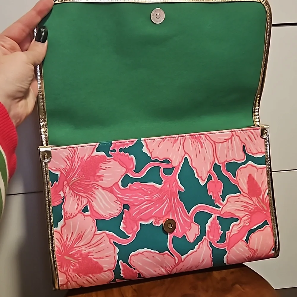 NEW Lilly Pulitzer clutch - Picture 3 of 5